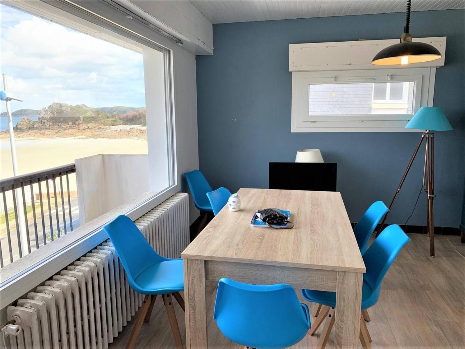 Appartement 2 Avec Superbe Vue Sur La De Trestrignel A - Ref 834 *